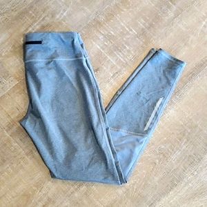 ♦️Old Navy grey active leggings♦️ 5 for $25